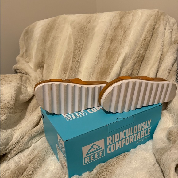 Reef Cushion Hi Sandals Slip On in a Saddle  Brown Color - Picture 4 of 4